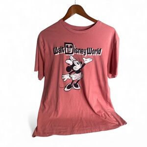 Disney Parks 2024 Minnie
Mouse Walt Disney World T-shirt
Pink Size Large